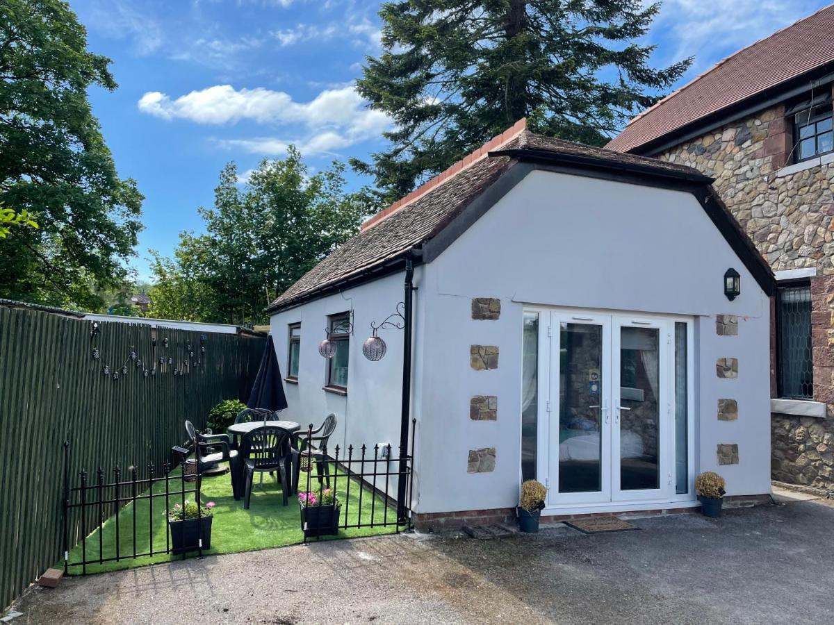 Ty Mynydd Lodge Holiday Home Cardiff Exterior photo